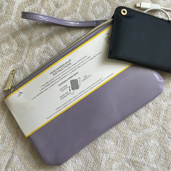 Liz Claiborne Universal Charging Wristlet Cell Phone - Picture 3 of 4
